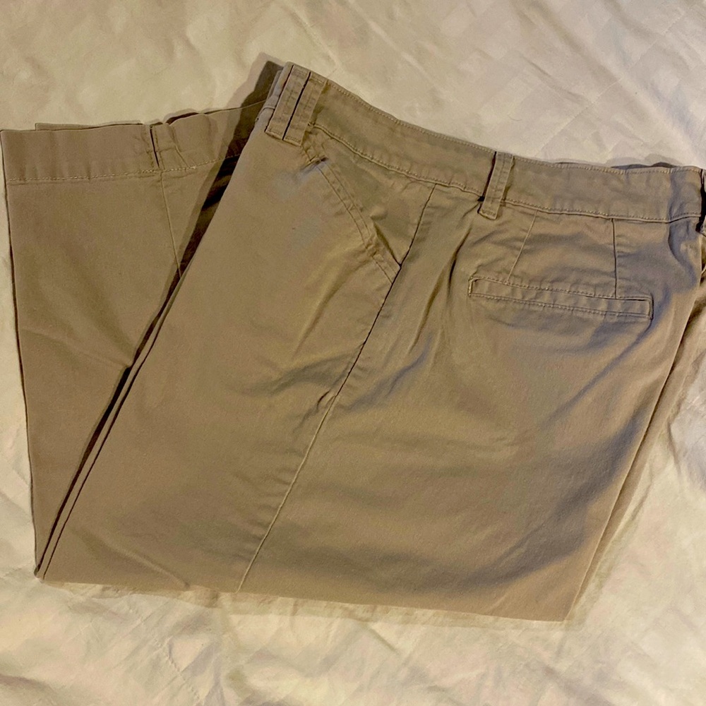 Lee capris
